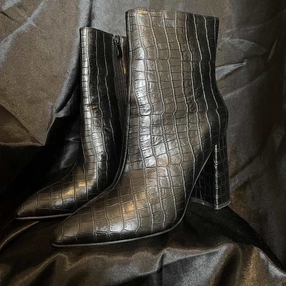 Boots (Snake Print)